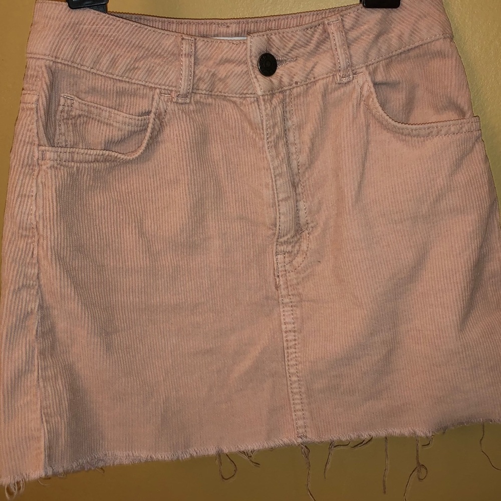 CUTE SKIRT!